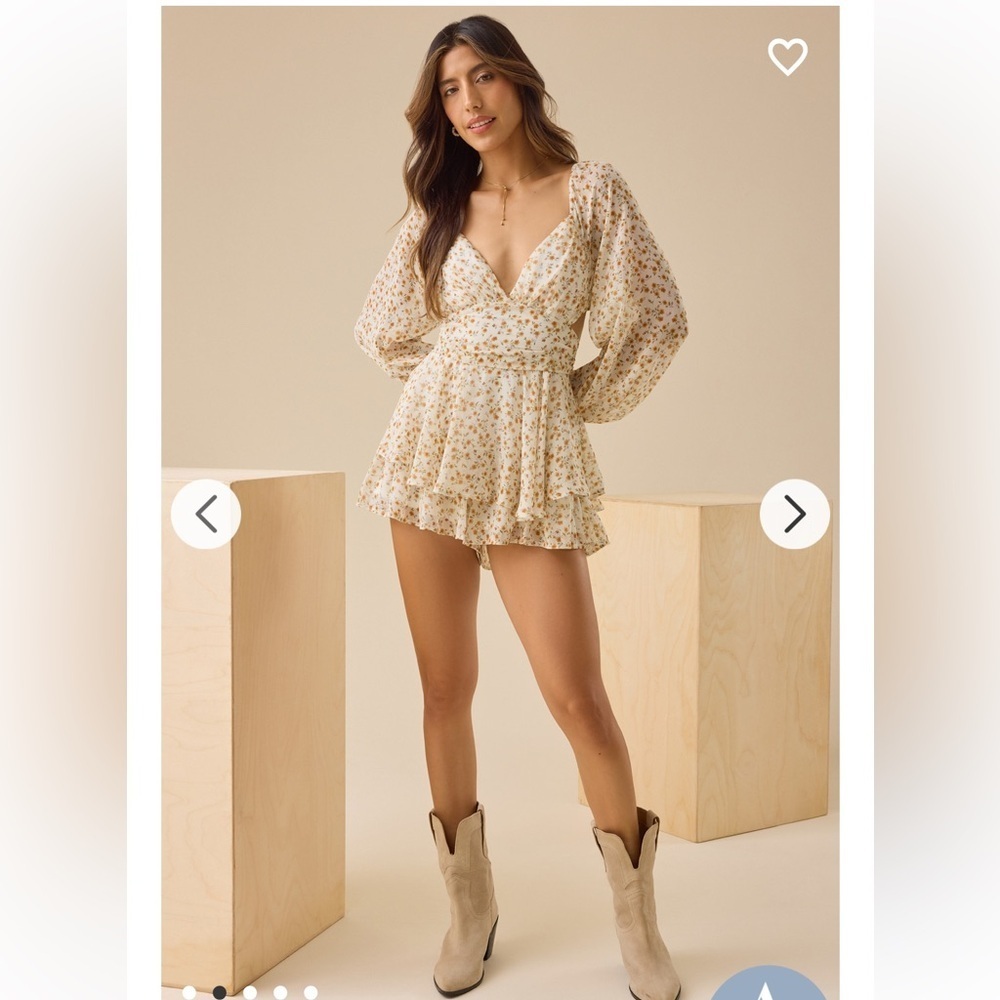 New with tags Altar’d State Laila Floral Romper - Picture 2 of 5